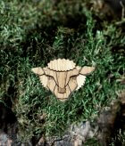 Ovečka - drevená brošňa